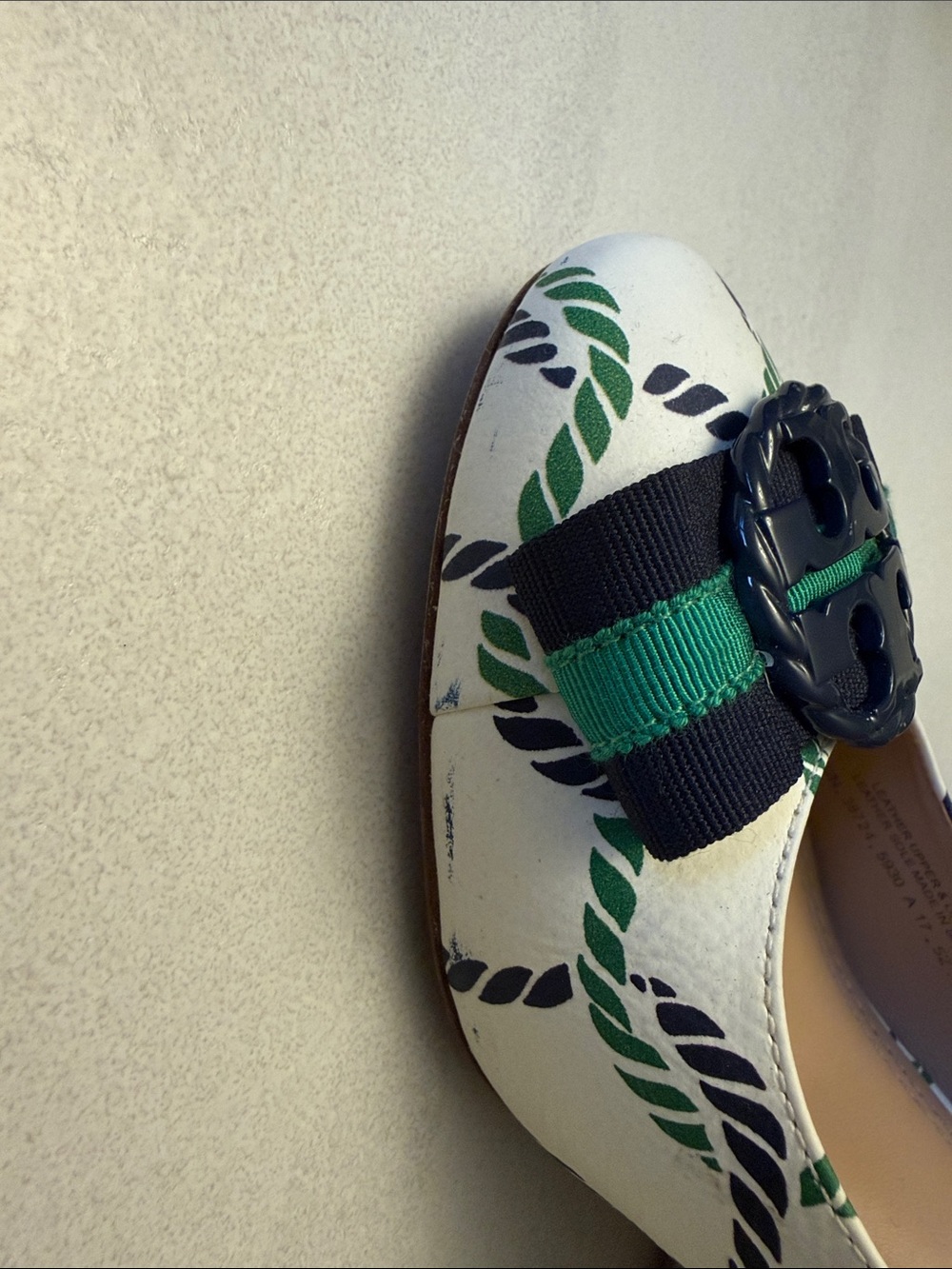 Tory Burch Maritime Nautical Rope-Print Pumps with Green & Black Bow Accent - Picture 8 of 10